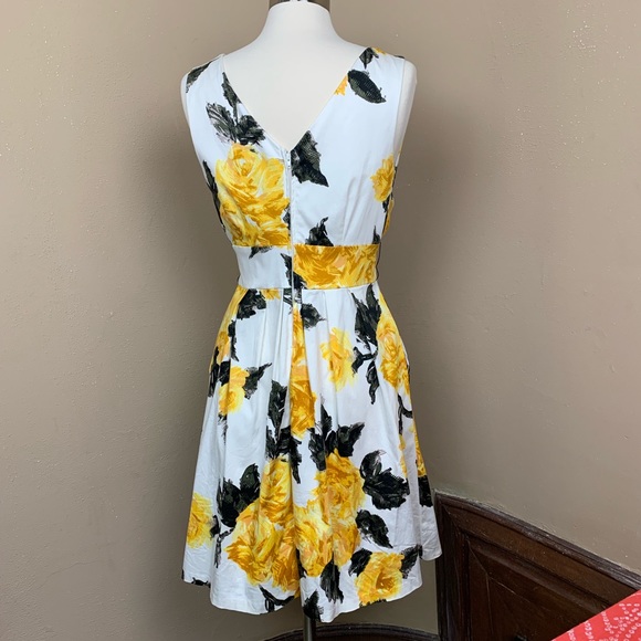 Corey P Sz 12 sleeveless Rose Pattern Dress - Picture 2 of 7